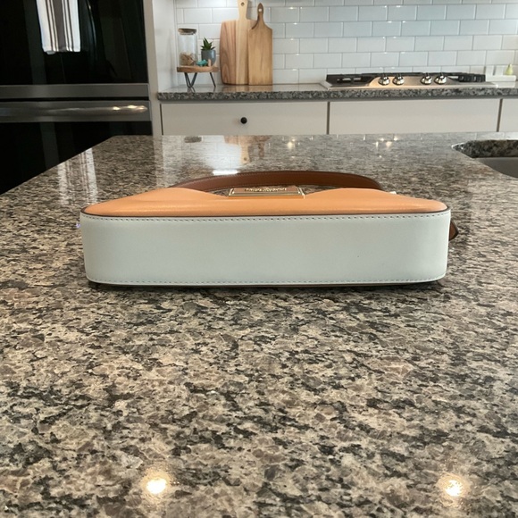 Kate Spade Reegan Small Shoulder Bag - Picture 4 of 8